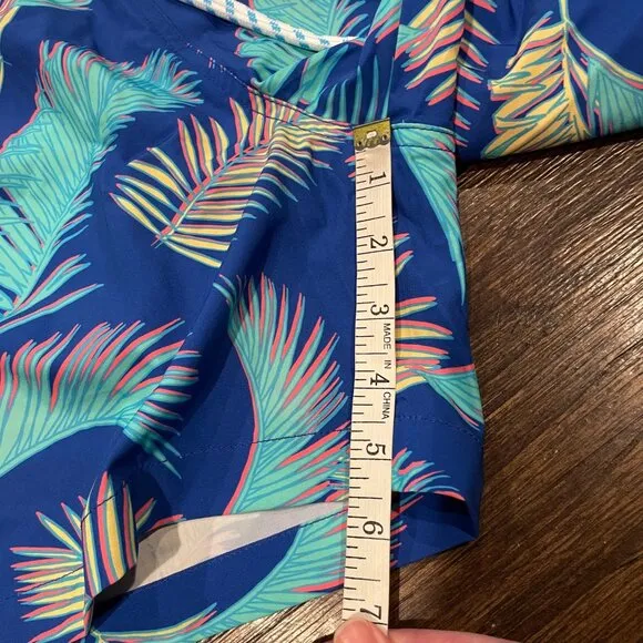 NWOT Chubbies Men's Sz M The Retro Palms 5.5&quot; Lined Classic Swim Trunk Blue