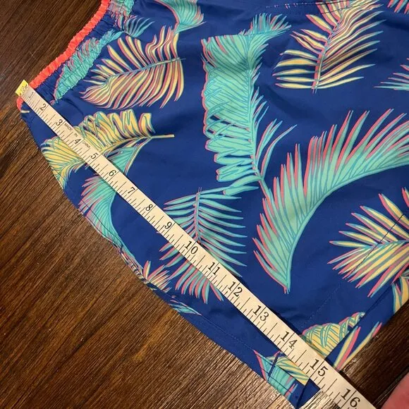 NWOT Chubbies Men's Sz M The Retro Palms 5.5&quot; Lined Classic Swim Trunk Blue