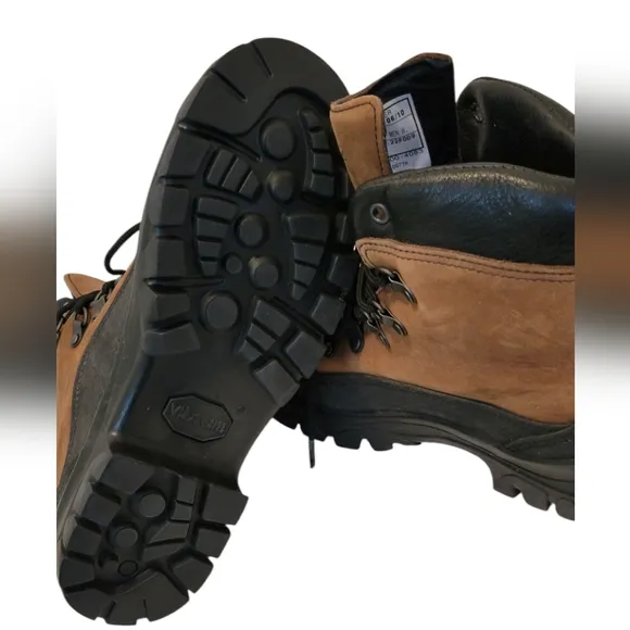 NWOT Danner Combat Hiker Mountain /Outdoor Boots Men's 8W