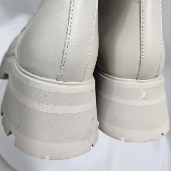 NWOT DKNY Lug Sole Combat Boots Deep Vanilla Size 10M Leather Lace Up Gothcore