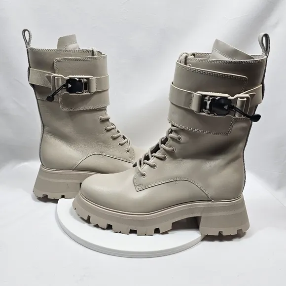 NWOT DKNY Lug Sole Combat Boots Deep Vanilla Size 10M Leather Lace Up Gothcore