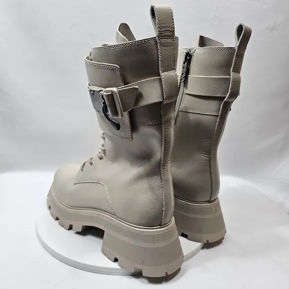 NWOT DKNY Lug Sole Combat Boots Deep Vanilla Size 10M Leather Lace Up Gothcore
