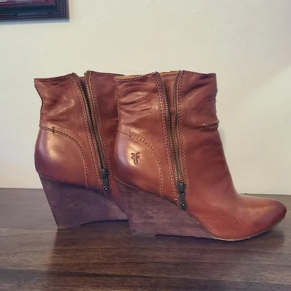 NWOT Frye Ankle Wedge Boots (US 9.5M)