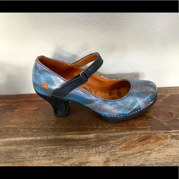 NWOT Made In Spain The Art Company Harlem shoes
