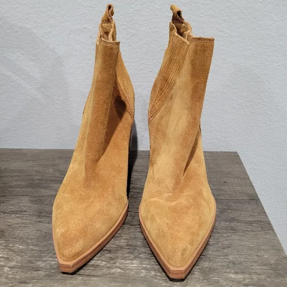 NWOT Marc Fisher Sueded Alva Boots