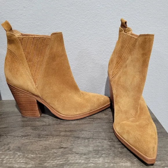 NWOT Marc Fisher Sueded Alva Boots