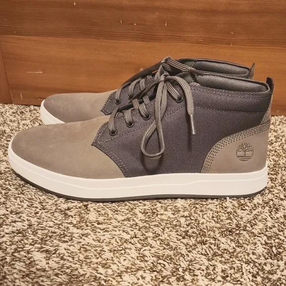 NWOT - Men's Gray Timberland Davis Square Chukka Boots - Men's Size 10.5