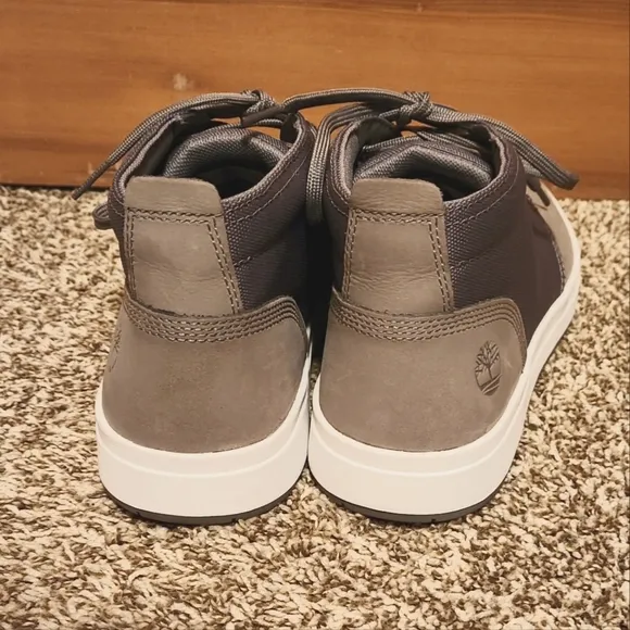 NWOT - Men's Gray Timberland Davis Square Chukka Boots - Men's Size 10.5