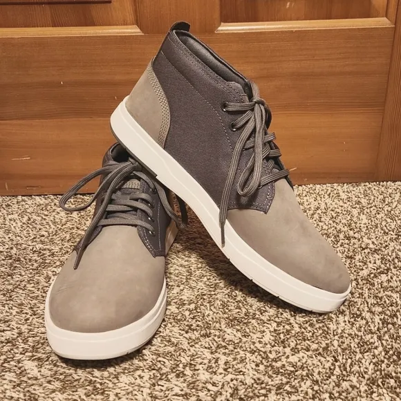 NWOT - Men's Gray Timberland Davis Square Chukka Boots - Men's Size 10.5