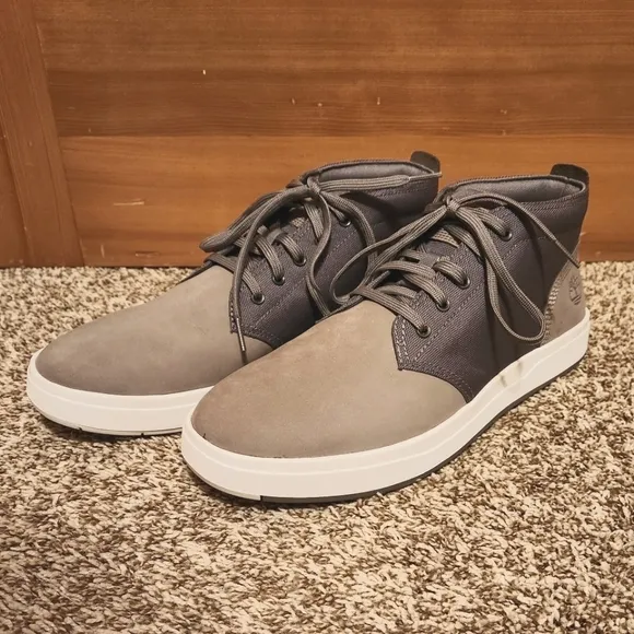 NWOT - Men's Gray Timberland Davis Square Chukka Boots - Men's Size 10.5