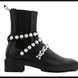 NWOT- Zara Black Pearl Strap Low Heeled Leather Boot Size EU 36 - US 6. 2128/612