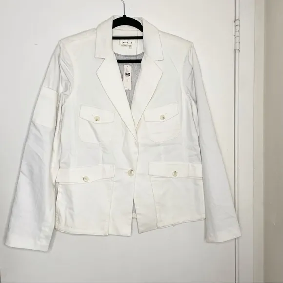 NWT Anthropologie Womens white blazer 12 cotton 1 button pockets chic
