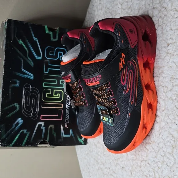 NWT Boys' Skechers Vortex 2.0 Ombre Light-Up Shoes Sz 2