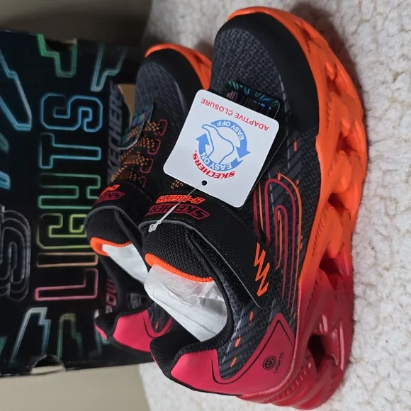 NWT Boys' Skechers Vortex 2.0 Ombre Light-Up Shoes Sz 2