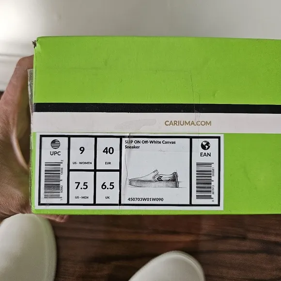 NWT Cariuma Off White Slip-On Shoes