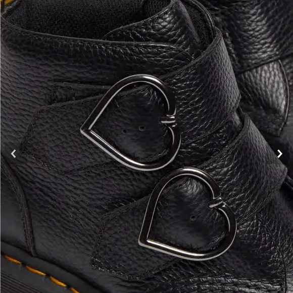 NWT Dr. Martens DEVON HEART LEATHER PLATFORM BOOTS