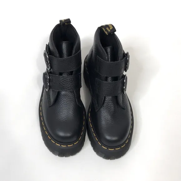 NWT Dr. Martens DEVON HEART LEATHER PLATFORM BOOTS