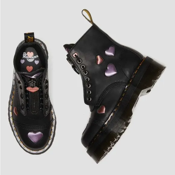 NWT! DR MARTENS Sinclair Leather Heart Platform Boots!