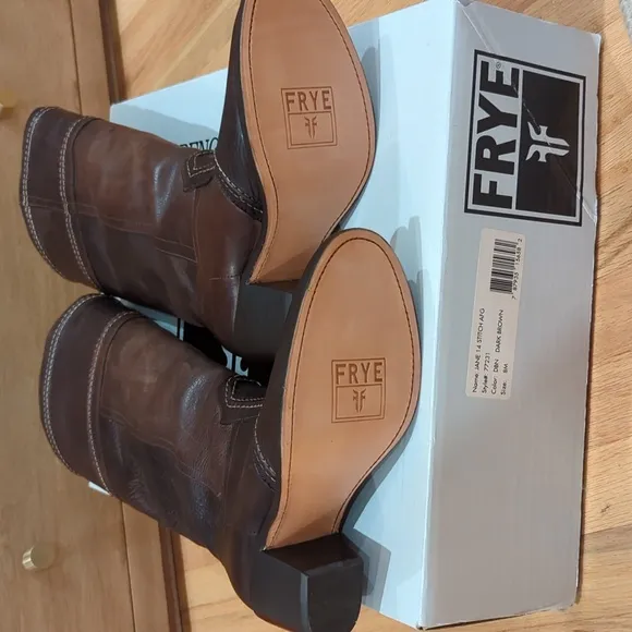 NWT Frye Women's Brown Leather Boots