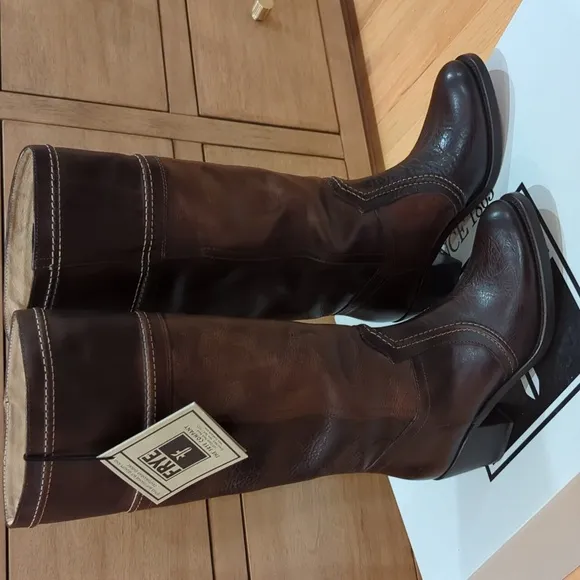 NWT Frye Women's Brown Leather Boots