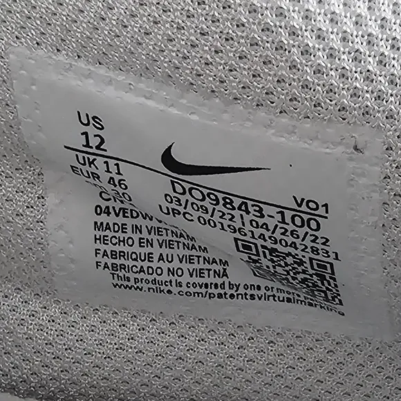 NWT Nike LeBron Witness 6 Men's Size 12 White and Black Basketball Sneaker Shoes