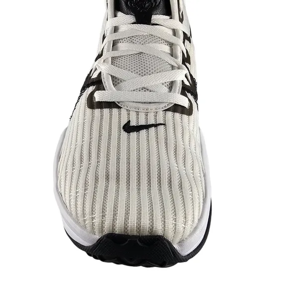 NWT Nike LeBron Witness 6 Men's Size 12 White and Black Basketball Sneaker Shoes