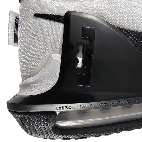 NWT Nike LeBron Witness 6 Men's Size 12 White and Black Basketball Sneaker Shoes