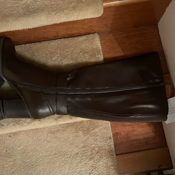 NWT SOUL NATURALIZER All Man Made Genuine Leather Women’s Tall Boots Size 7M