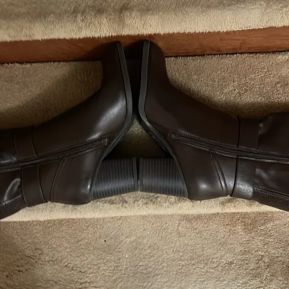 NWT SOUL NATURALIZER All Man Made Genuine Leather Women’s Tall Boots Size 7M