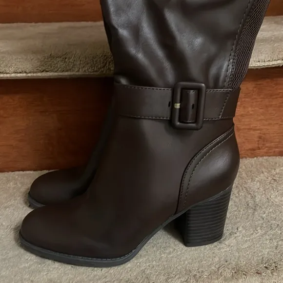 NWT SOUL NATURALIZER All Man Made Genuine Leather Women’s Tall Boots Size 7M