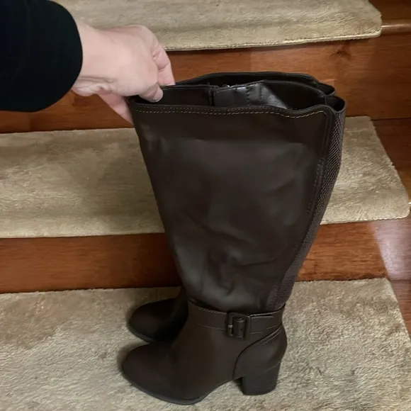 NWT SOUL NATURALIZER All Man Made Genuine Leather Women’s Tall Boots Size 7M