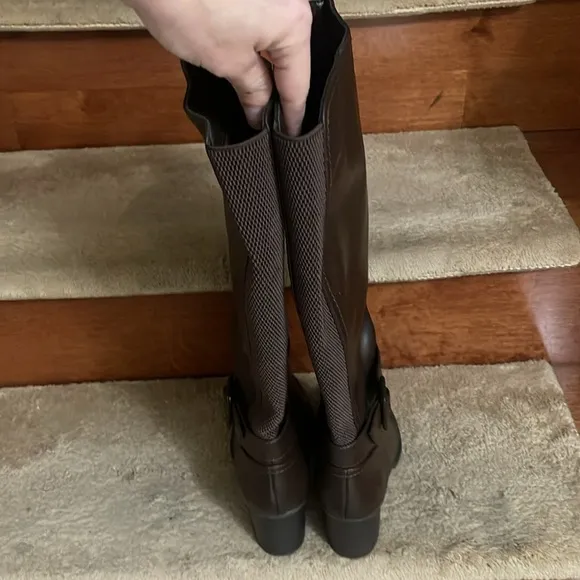 NWT SOUL NATURALIZER All Man Made Genuine Leather Women’s Tall Boots Size 7M