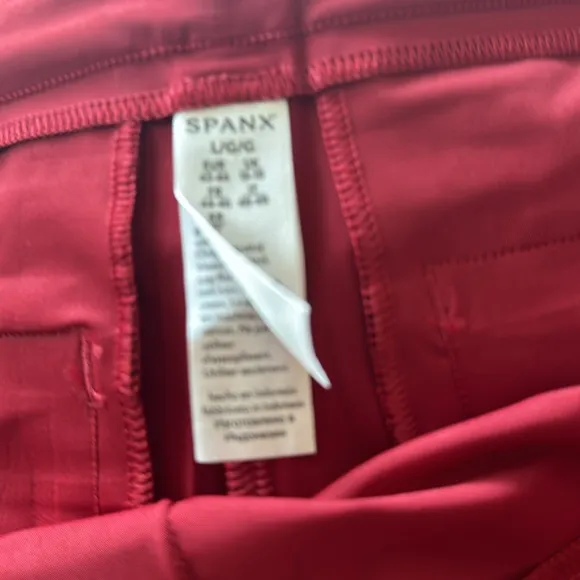 NWT SPANXSunshine Shorts, 6&quot; COLOR: DARK CHERRY UPF 50 
