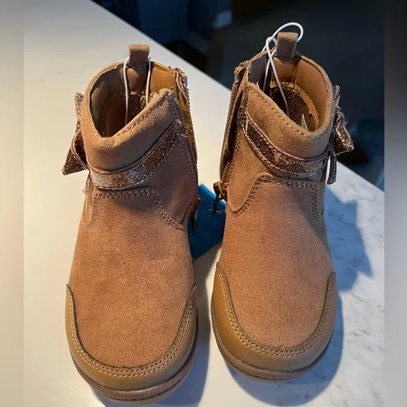 NWT Stride Rite 360 Elaine Bow Ankle Boots.Little Girls size 6-Fits med to wide.