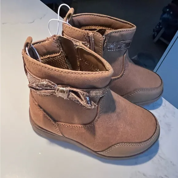 NWT Stride Rite 360 Elaine Bow Ankle Boots.Little Girls size 6-Fits med to wide.