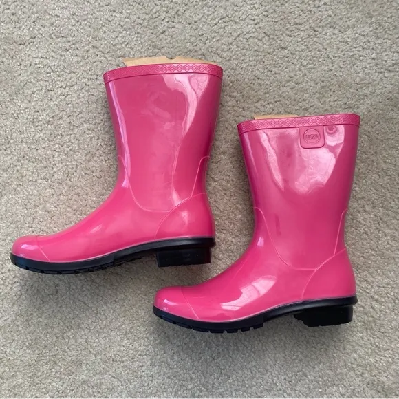 NWT UGG Girl’s Raana Pink Rain Boots