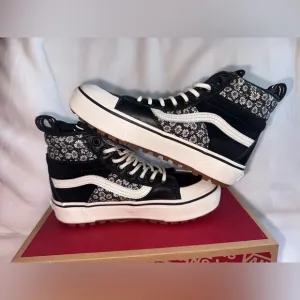 NWT Vans Sk8 Hi MTE-2 Black Floral Shoes size 6