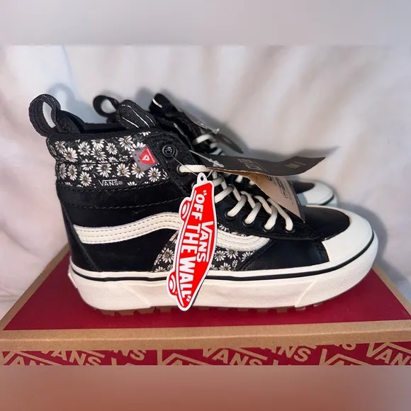 NWT Vans Sk8 Hi MTE-2 Black Floral Shoes size 6