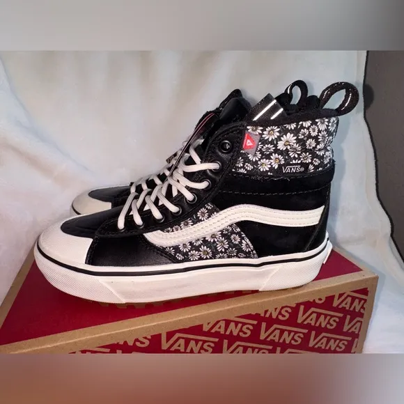 NWT Vans Sk8 Hi MTE-2 Black Floral Shoes size 6