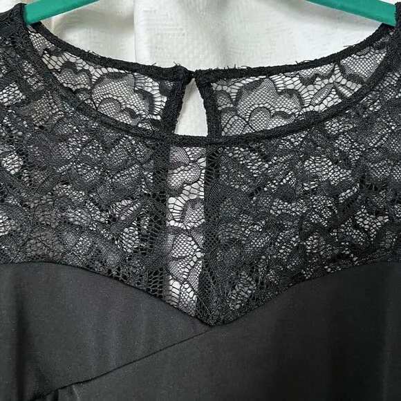NWT White House Black Market Gray Knee Length Dress with 3/4 Lace Sleeves Size 4