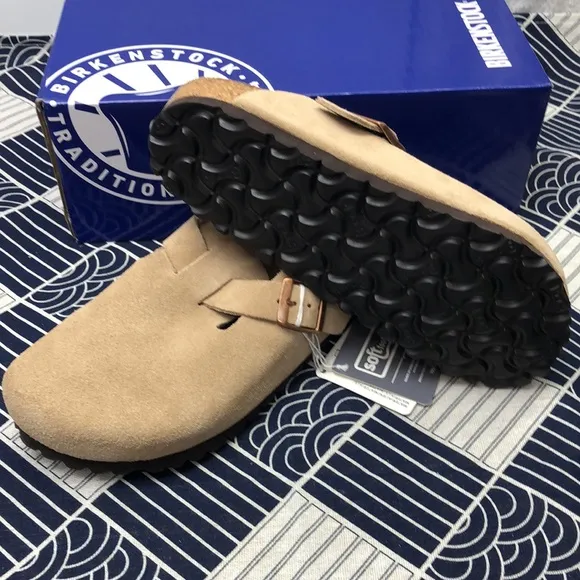🌟NWT - Women's Latte Cream Suede Birkenstock Boston Shoes - Narrow Fit
