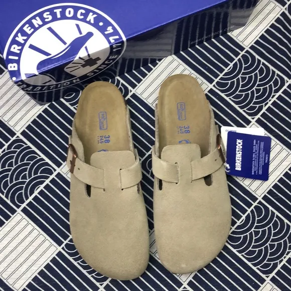 🌟NWT - Women's Taupe Suede Birkenstock Boston Shoes - Narrow Fit