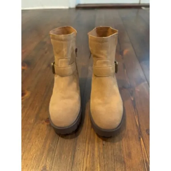 NWT Zodiac Miller Harness Lug Sole Boot Latte Suede Leather Womens Size 7.5
