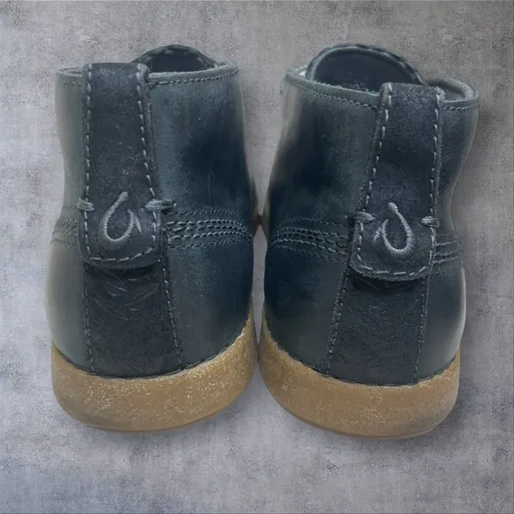 Olukai Kupono Black Leather Chukka Boots Mens 9 Lace Up Preppy Hipster Comfort
