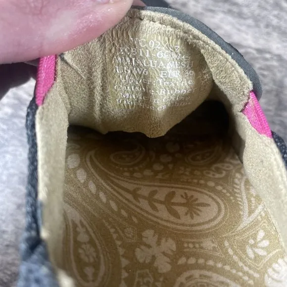 Olukai Women's Waialua Canvas Slip On Shoes Size 6