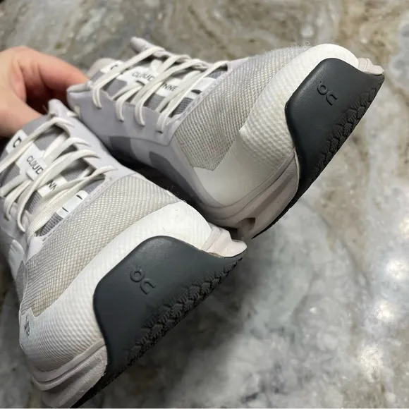 On Cloud Cloudrunner in White/Frost Running Shoes Sneaker Women Size 8