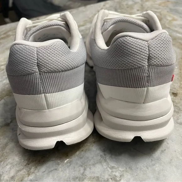 On Cloud Cloudrunner in White/Frost Running Shoes Sneaker Women Size 8