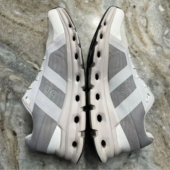 On Cloud Cloudrunner in White/Frost Running Shoes Sneaker Women Size 8