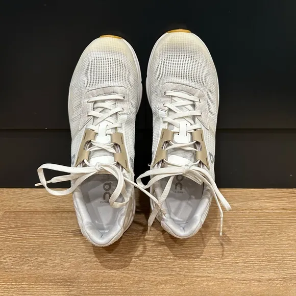 On Cloudrift womens size 7.5