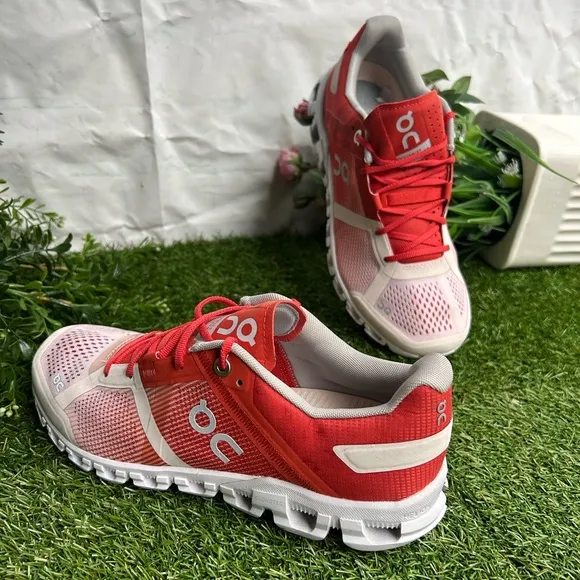 On RunningCloudflow Running Shoe - Women size 7 Rust/Rose |New
